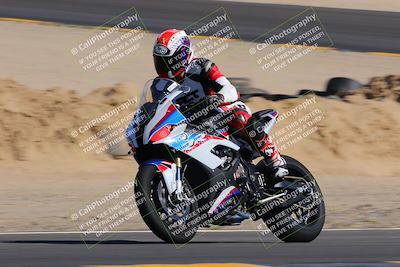 media/Oct-08-2022-SoCal Trackdays (Sat) [[1fc3beec89]]/Turn 10 (945am)/